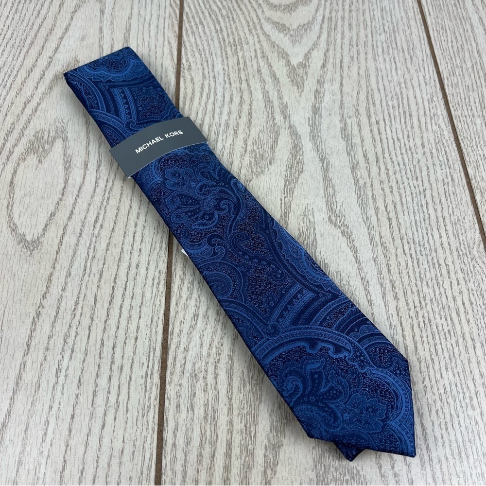 572 - Michael Kors Paisley Tie Blue Navy 410 2MKC24-1052 Silk Blend $69.50